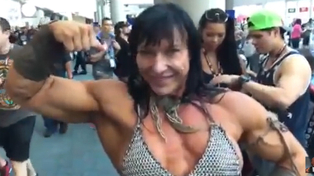 Comic Con Female Bodybuilder Irene Anderson – Video