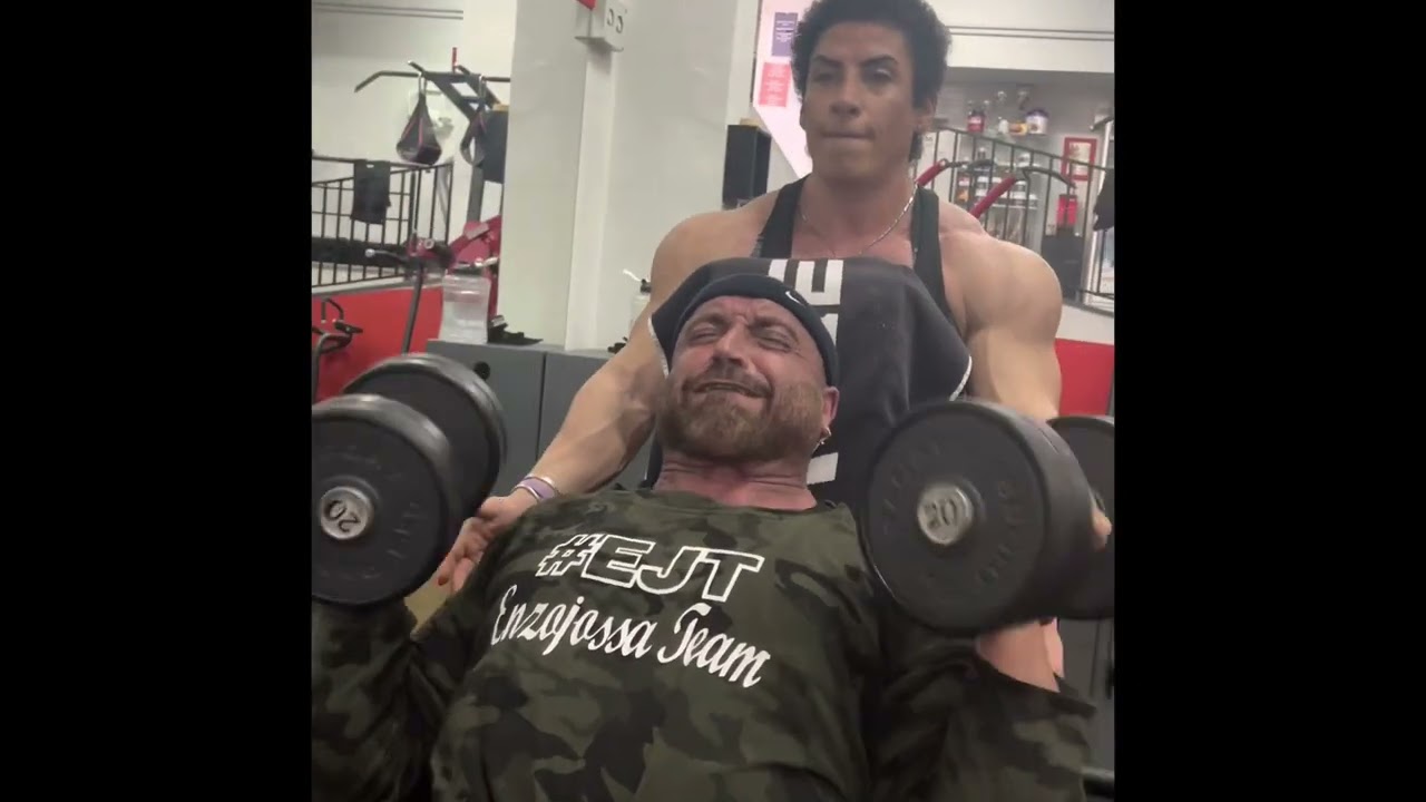 Nadia Capotosto Shoulder Workout Video