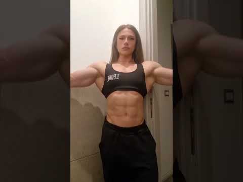 Anna Cicerelli Flexing Video