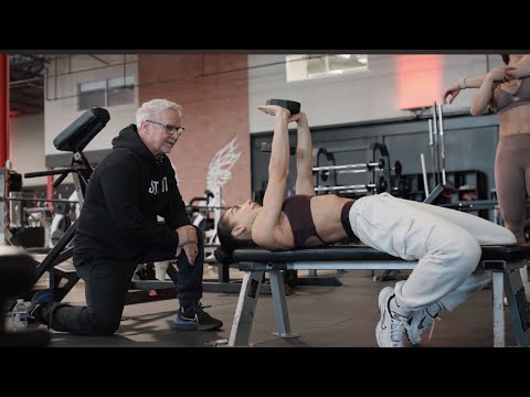 Lauralie Chapados Gym Posing Video