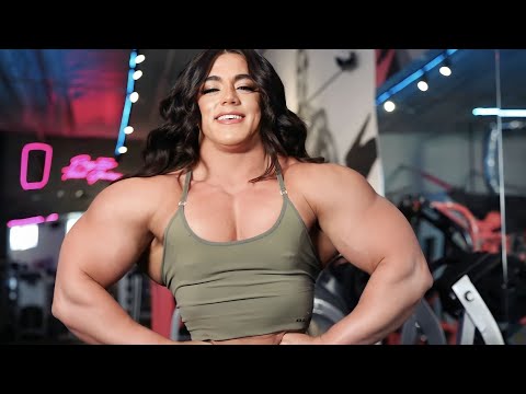 HUNTER ANDERSON Bigger Than The Big Guys Female Bodybuilder
