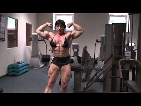 Jana Sippl posing video