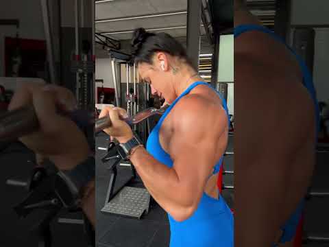 Strong back #biggirl #sportgirl #fitness #strongwomen