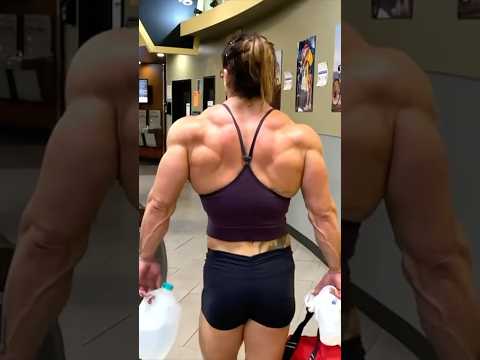 Her HUGE BACK Scared the Guys – Ivie Rhein