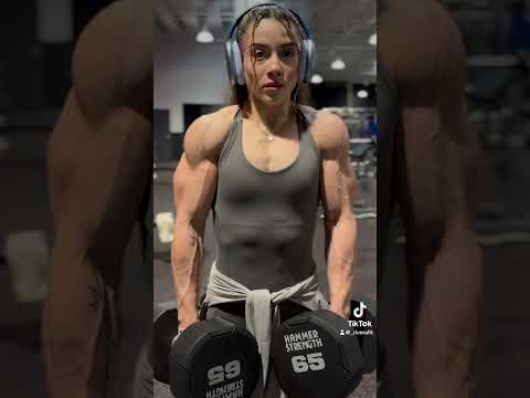 More shrugging🪤 @youngla RIVERA #protein #motivation #lean #gym #gymgirl #muscle #musclemommy