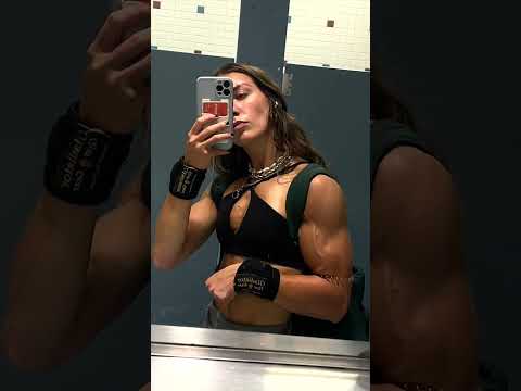 Swole Muscle Babe Checks Her Pump – Ally