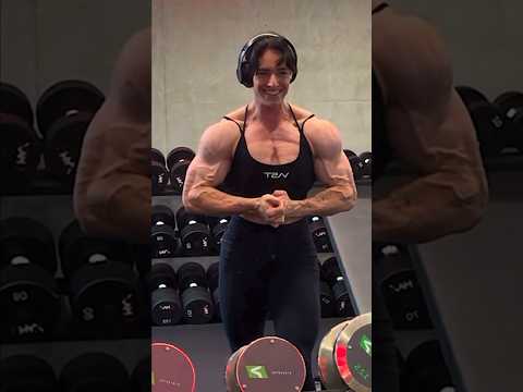 MONSTER Muscle Girl Admires Her Muscles – Kolly Amandine