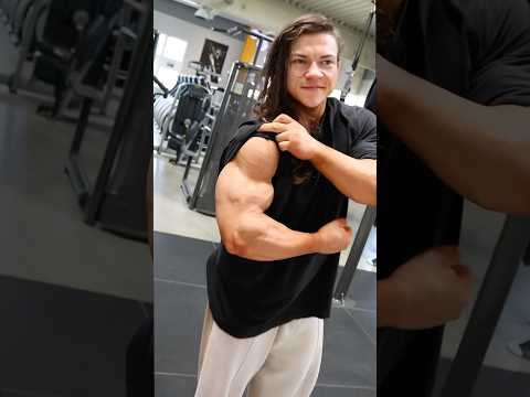 Look at her HULKING Arms – Annabell Serfling