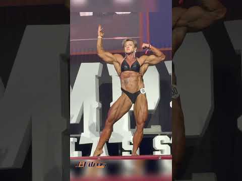 Elizaveta posing routine #emproclassic 2025 #womensbodybuilding 💯🔥