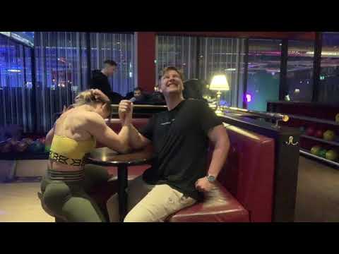 Ellenvy – Armwrestle @ Bowling