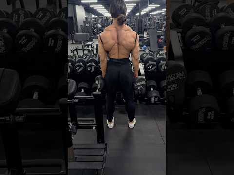ALWAYS IMPROVING💪🏽 #bodybuilding #motivation #fitness #daily #maromba #gym #workout #fyp #muscles