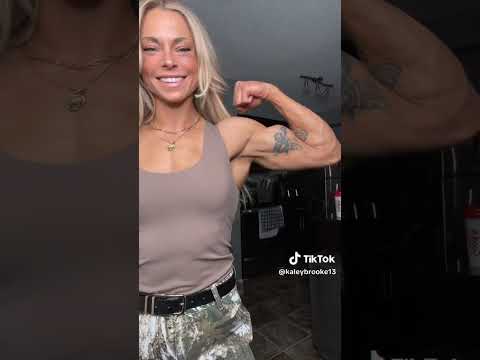 Kaley Brooke's INSANE Veins & Shoulders 💪 Canadian Muscle Flex Perfection!