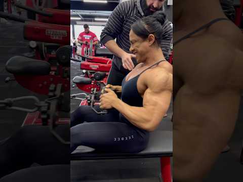ROWING!!! #motivation #bodybuilding #daily #fitness #back #musculação #maromba #workout #gym