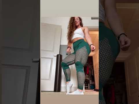 Mackenzie’s Quads SHAKE in White Leggings! 😱 Bodybuilder Physique Reveal 💪